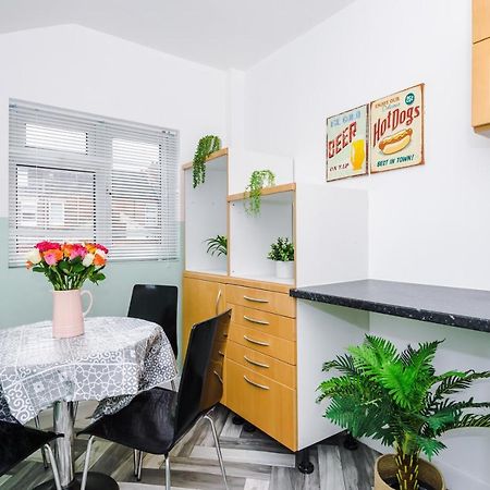 Harley House - Spacious Home With Free Netflix & Parking By Rocketbnb Coventry Exterior foto